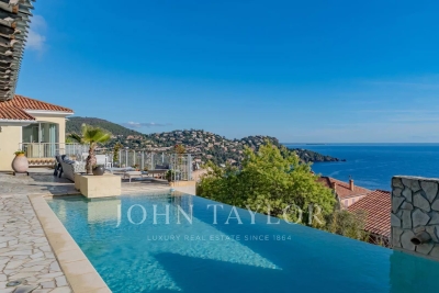 House for sale in THÉOULE-SUR-MER  - 4 rooms - 175 m&sup2; 