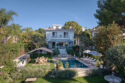 House to rent in CAP D'ANTIBES   - 270 m&sup2; 