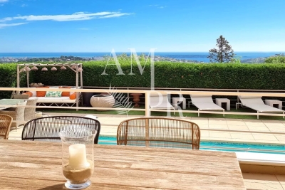 House for sale in VALLAURIS  - 5 rooms - 233 m&sup2; 