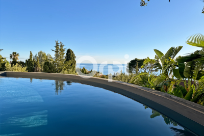 House for sale in LES ISSAMBRES  - 6 rooms - 230 m&sup2; 